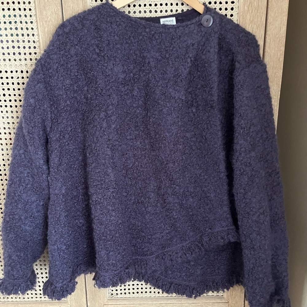Authentic Armani Collezioni size 6 wrap. Preowned excellent condition.